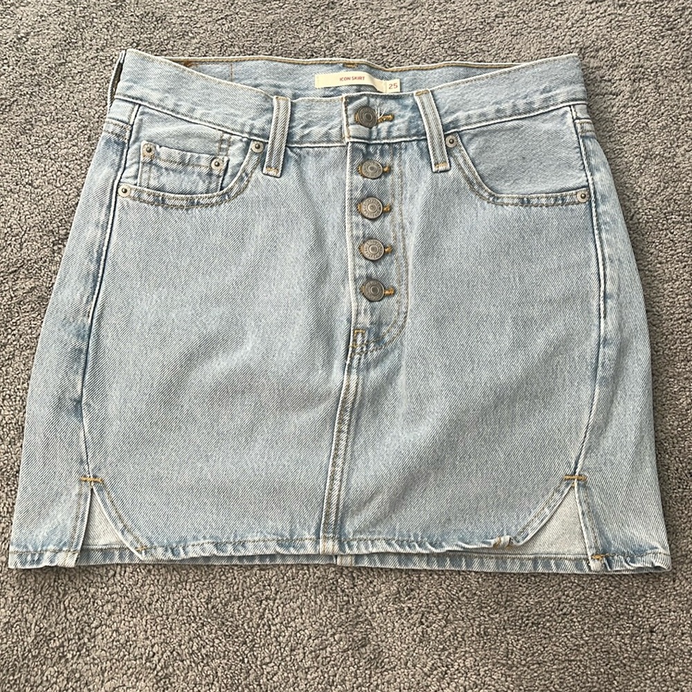 Levi’s Jean Mini Skirt